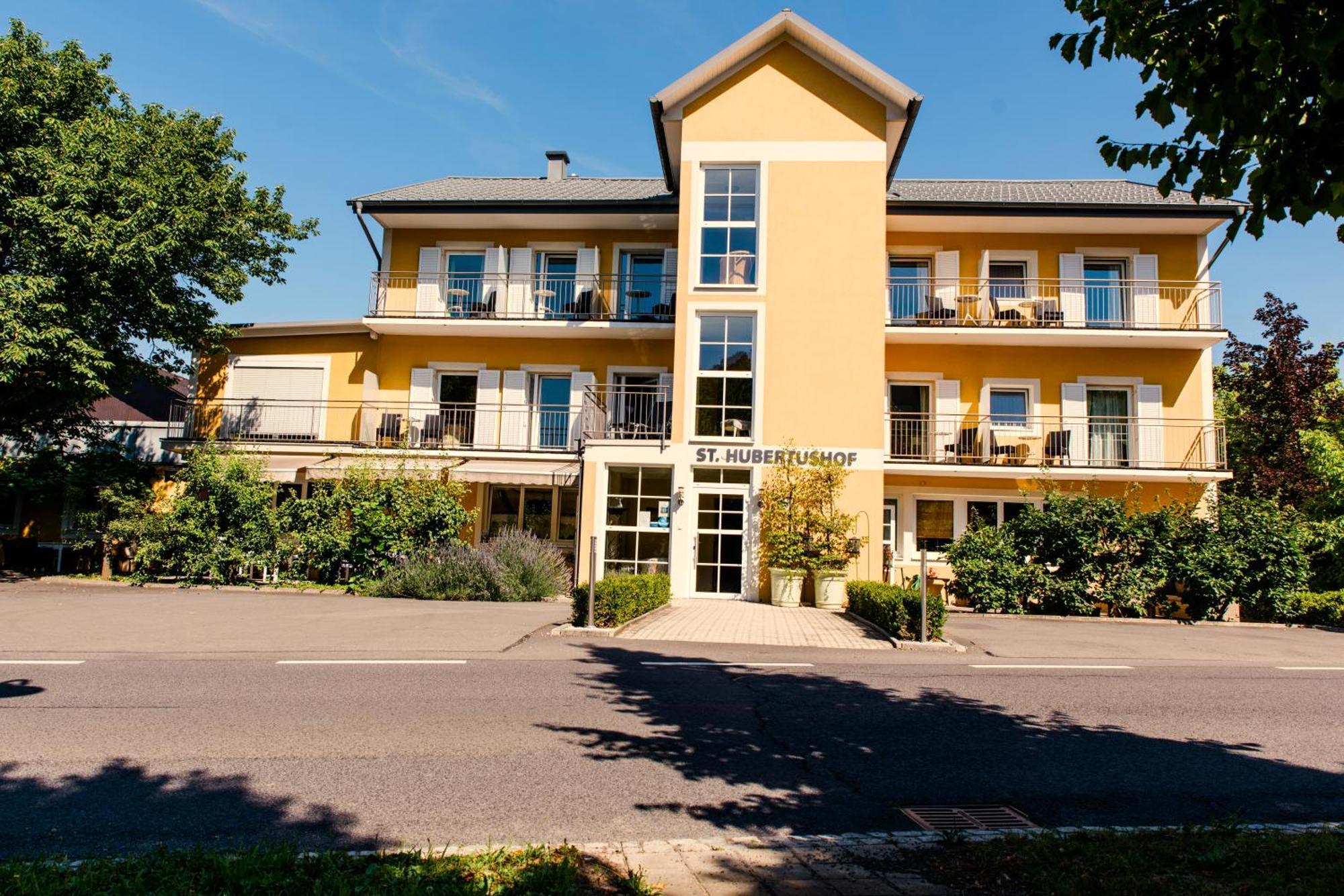 Hotel St. Hubertushof Бад Глайхенберг Екстериор снимка